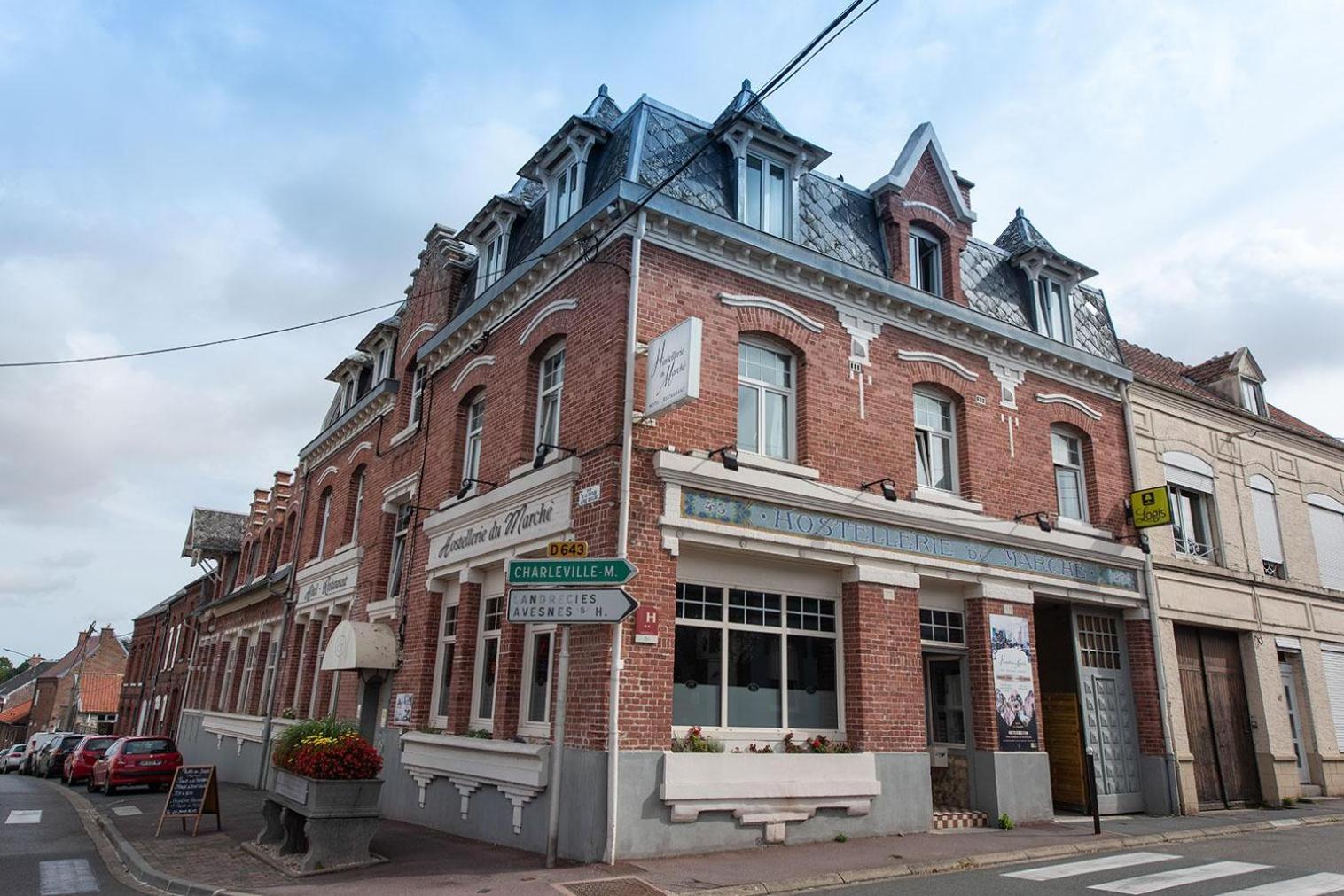 Logis - Hostellerie & Restaurant Du Marche Le Cateau-Cambresis Exterior photo